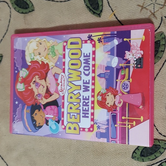 Strawberry Shortcake Berrywood Here We Come - Picture 5 of 5